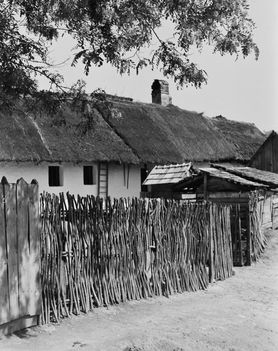 Kerítés, 1941.