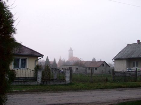 Ködben 14