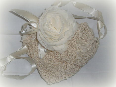 menyasszonyi szütyő