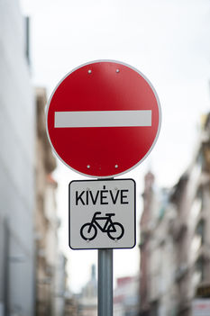 Kerékpárosbarát fejlesztések Budapesten - 2013-2014 (Behajtani tilos -kivéve kerékpárral)