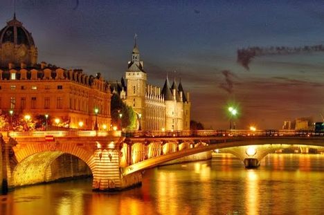 Paris by Night A Bastille