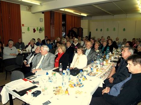 Az ünneplő tagság a december 3-i keddi találkozón az Újpesti Zenebarátkörben