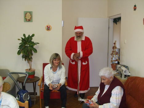 Mikulás az Idősek Klubjában 2013. 10