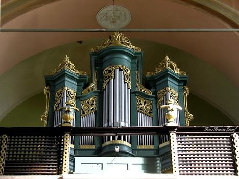 A régi bánfalvi orgona, most Kópházán található