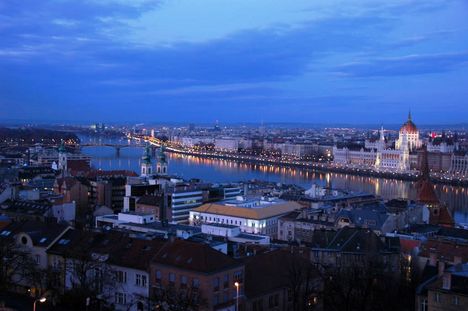 hajnali Budapest