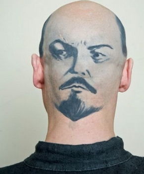 Ez a divat,Lenin frizura és s*ggig érő homlok