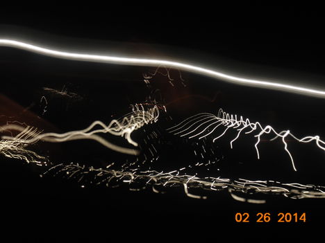Ez még a SONY-val készült este mozgó autóból fényképezve. 2