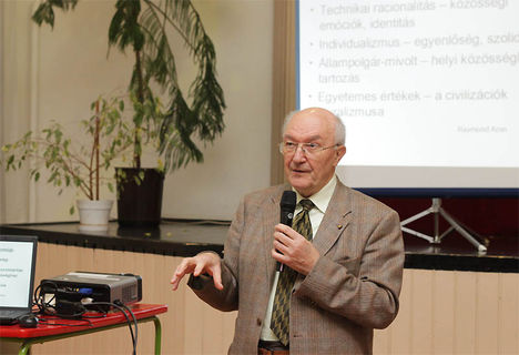 prof. Dr. TRINGER LÁSZLÓ előadása 4