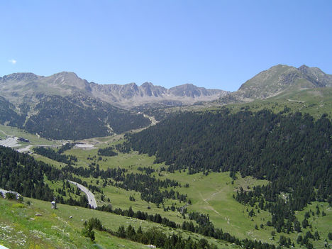 Pireneusok hegyei Andorrában