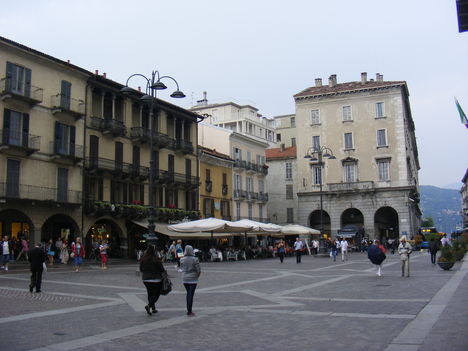Piazza Doumo (1)
