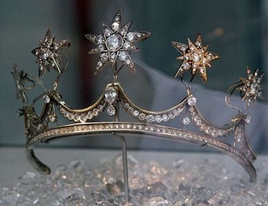 gyémánt tiara Sissi gyémánt csillagaival