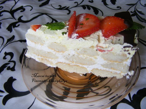 Sütésnélküli citromhabos torta eperrel