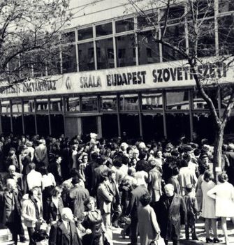 1976 - Skála Budapest Szövetkezeti Nagyáruház megnyitása.