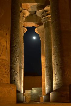 Karnak éjjel