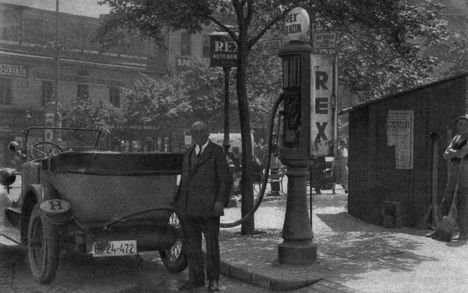 Budapest, Kálvin tér - benzinkút (1927)