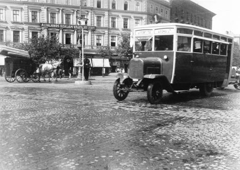 Budapest, Oktogon (1927)