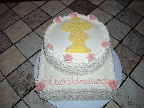 Elsőáldozásra torta