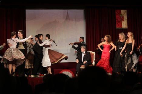 2014. jún.20. Újpest színház. "meglepetés " darab  újabb sikeres műsora.