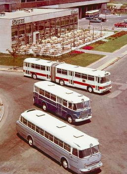 Az Ikarus buszok három generációja