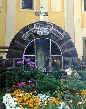 Február 11: Szűz Mária Lourdes-i megjelenése