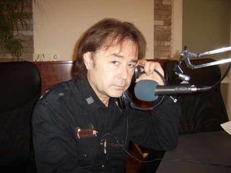 Robi a rádióban 2011.12