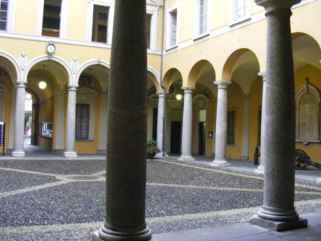 Municipio-Palazzo Cernezzi