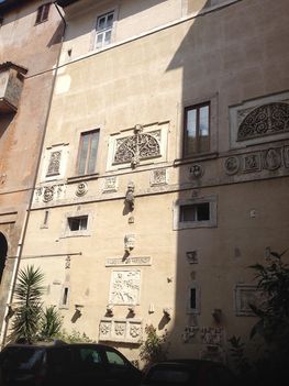 Palazzo Mattei 3