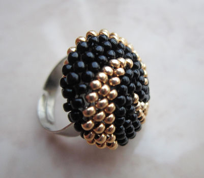 arany-fekete gyűrű