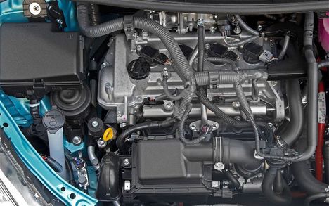 2012-Toyota-Prius-C-engine