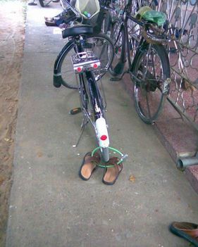 Biciklitolvajoknak ajándék papucs is jár!