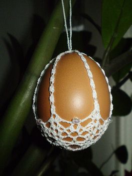 Horgolt tojás gyöngyökkel