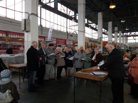2015.márc.22. Az  újpesti piac vasárnapi nyitvatartásának megnyitója.