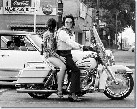 Elvis Presley Knoxville-ben 1972 - RetRóka