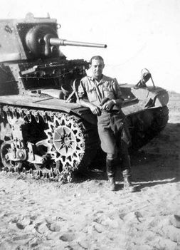 Magyar-katona-egy-M3-as-Stuart-harckocsival