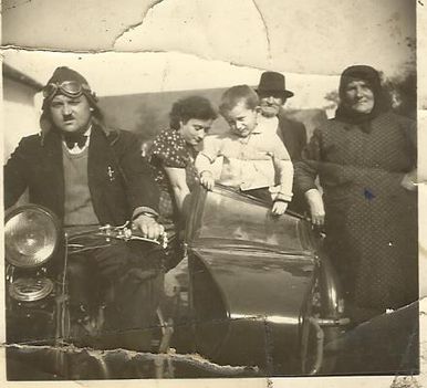 Pingiczer Gyula  édesapám a Zünndapp motoron 1937