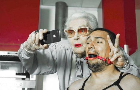 Kissé erőszakos selfie!