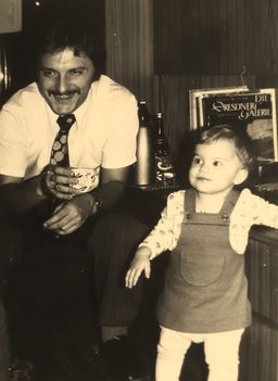 1974 Márti lányom Apjával