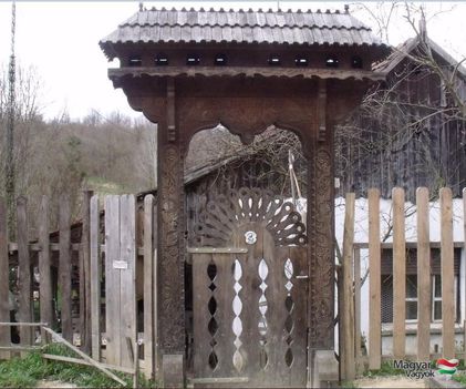 Fafaragó Porta Bánya: A porta gyalogkapuja