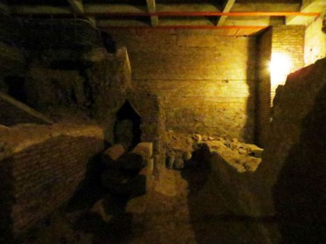 földalatti lateráni 48