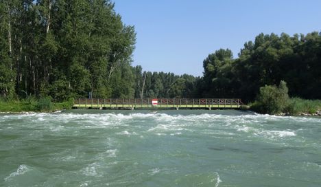 Dunasziget, Kőhíd nevű vizszintszabályozó műtárgy a hullámtéri vízpótlórendszerben, 2015. augusztus 07.-én