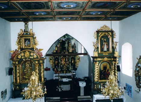 GÁBOLTÓ a szentély és két mellék oltár