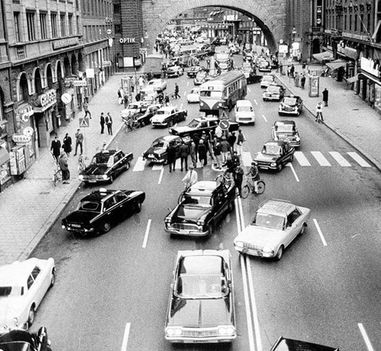 A nap, amikor Svédországban áttértek a baloldaliról a jobboldali közlekedésre (1967) - mult-kor.hu