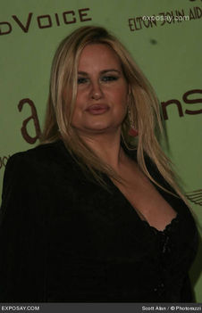 jennifer-coolidge-12th-annual-elton-john-aids-foundation-oscar-party-co-hosted-by-in-style-arrivals-12STXM