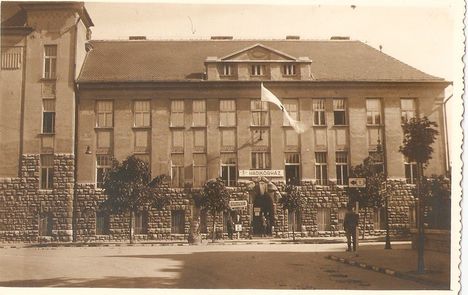 Hadikórház a Kazinczy gimnáziumban