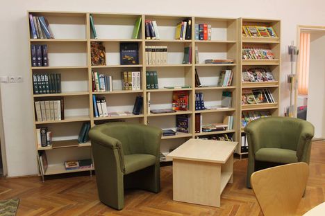 Könyvtár2