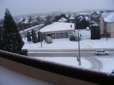 Téli kép az erkélyről