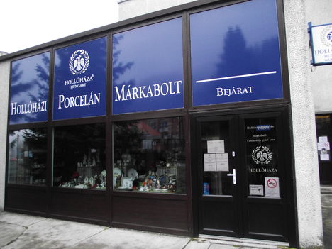 PORCELÁN MÁRKABOLT