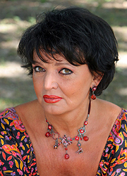 Mary Zsuzsi