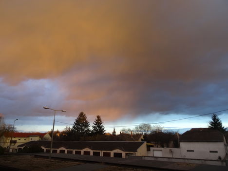 Felhő díszek ragyogása Moson felett 2016. február 04.-én