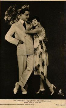 Kertész Dezső Fejes Teri Ábrahám Pál: Az utolsó verebélylány c. operettjében (1928)